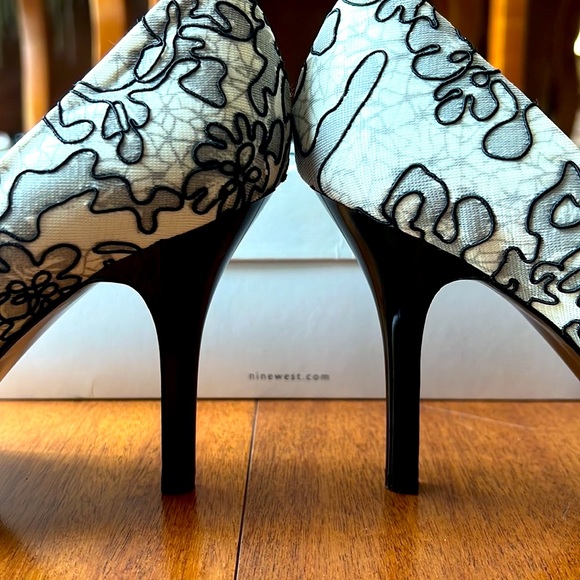 Nine West NWOT Women’s Black Barbe Pumps - Picture 5 of 16